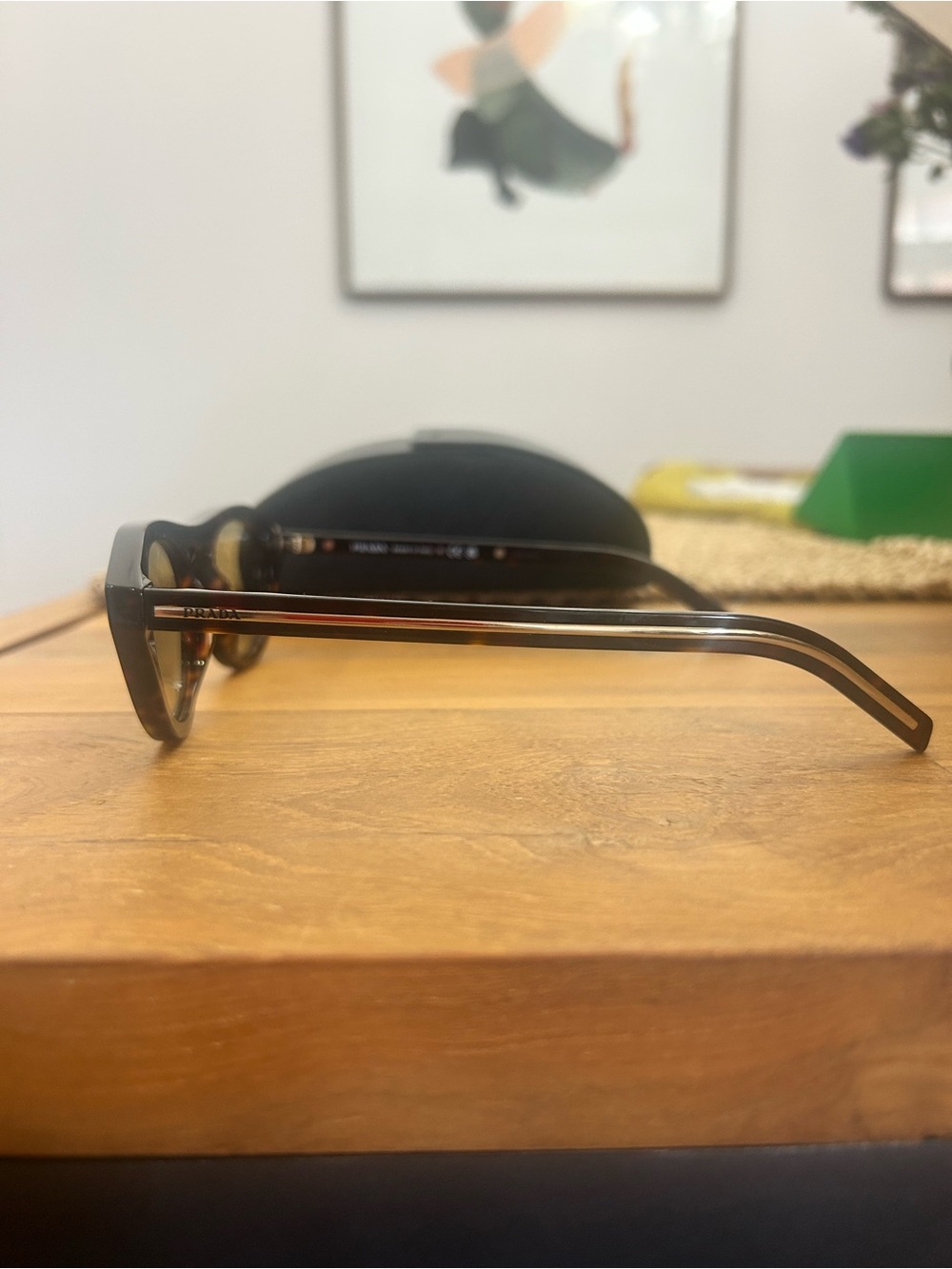 Prada tortoiseshell sunglasses - Picture 5 of 6